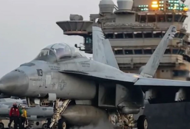 Što se događa tamo? Amerikancima borbeni avioni počeli ispadati u more