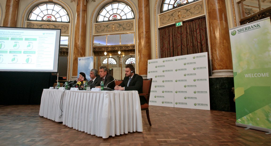 SRPSKI TAJKUN PREUZIMA SBERBANK U HRVATSKOJ