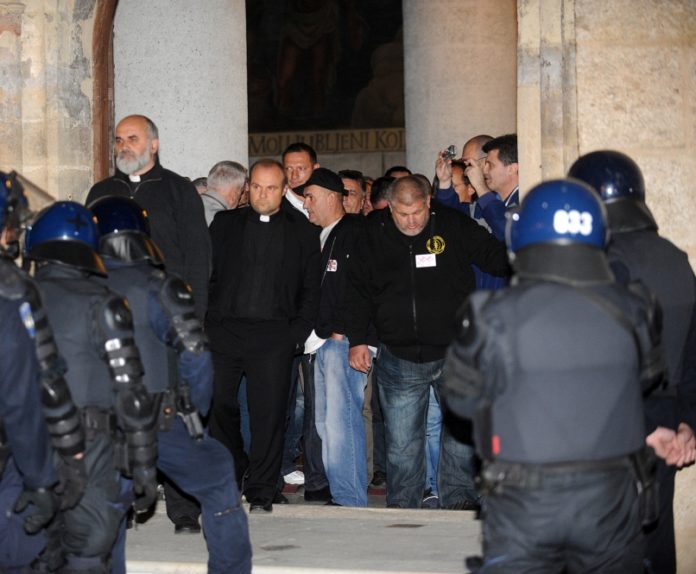 28. svibnja 2015. dramatična noć na Trgu sv. Marka: Kako je policija krenula na hrvatske branitelje?