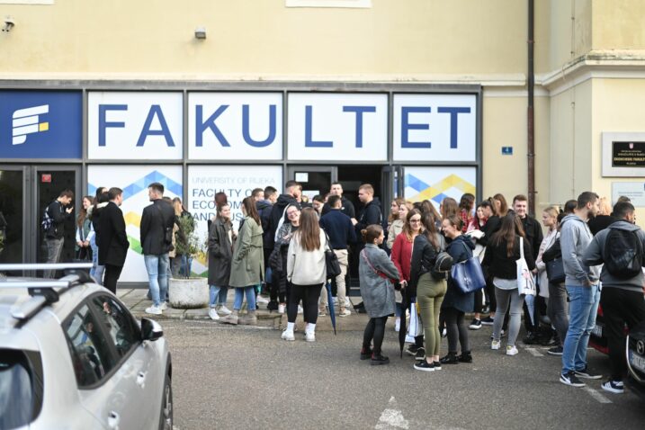 POTPORA STUDENTIMA  Dijeli se ogroman broj studentskih stipendija, najveća je 520 eura mjesečno. Evo što se sve nudi