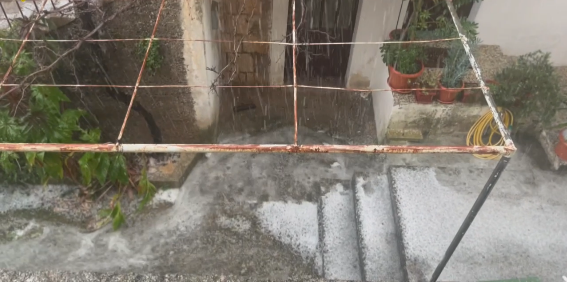 VIDEO Nevrijeme i poplava na Čiovu, snijeg pada na Zavižanu! Upalili alarm za opasno vrijeme