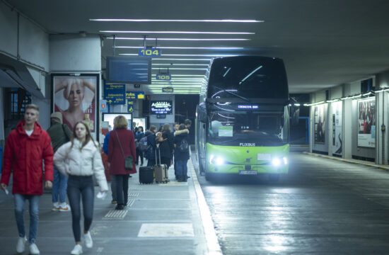 Kako zaustaviti iseljavanje i čime zadržati građane? “Dobar život omogućen je onima iz HDZ-ova plemena”