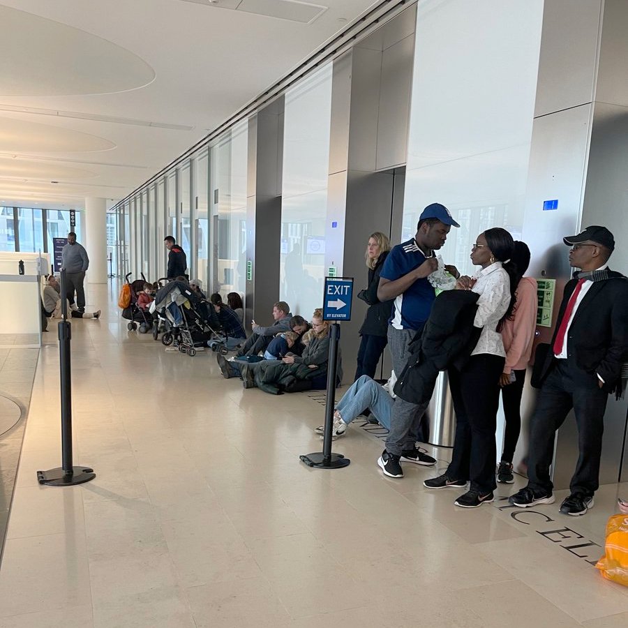 VIDEO Uzbuna u američkom veleposlanstvu u Londonu, osoblje evakuirano: "Držite se dalje od prozora"