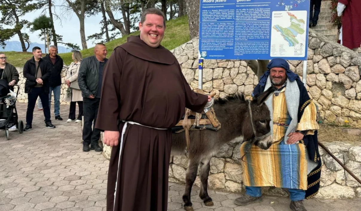 Hrvatski svećenik zagrmio: 'Kad je melos s istoka to je brend, ali kad je Thompson...'