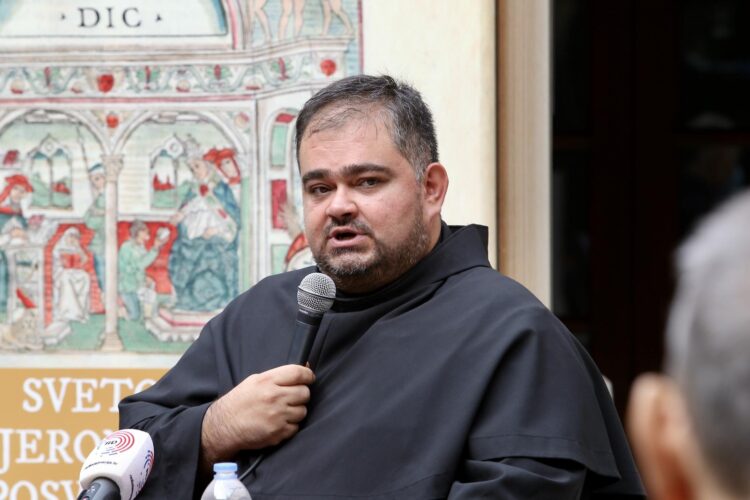 Tužiteljstvo najavilo žalbu zbog puštanja na slobodu fratra osumnjičenog za spolno uznemiravanje