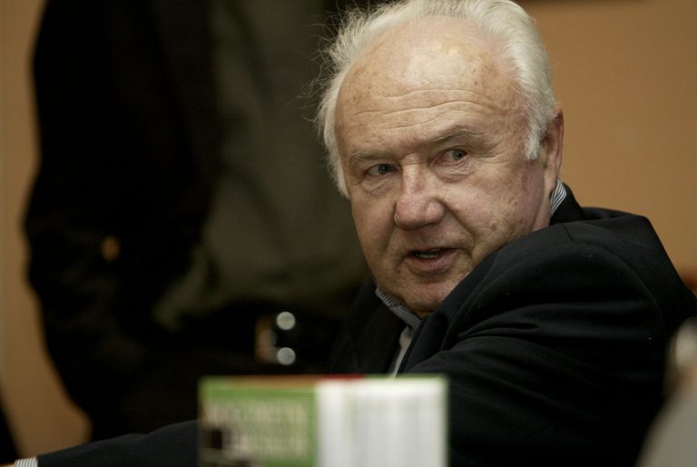Preminuo ugledni sportski novinar i komentator Fredi Kramer