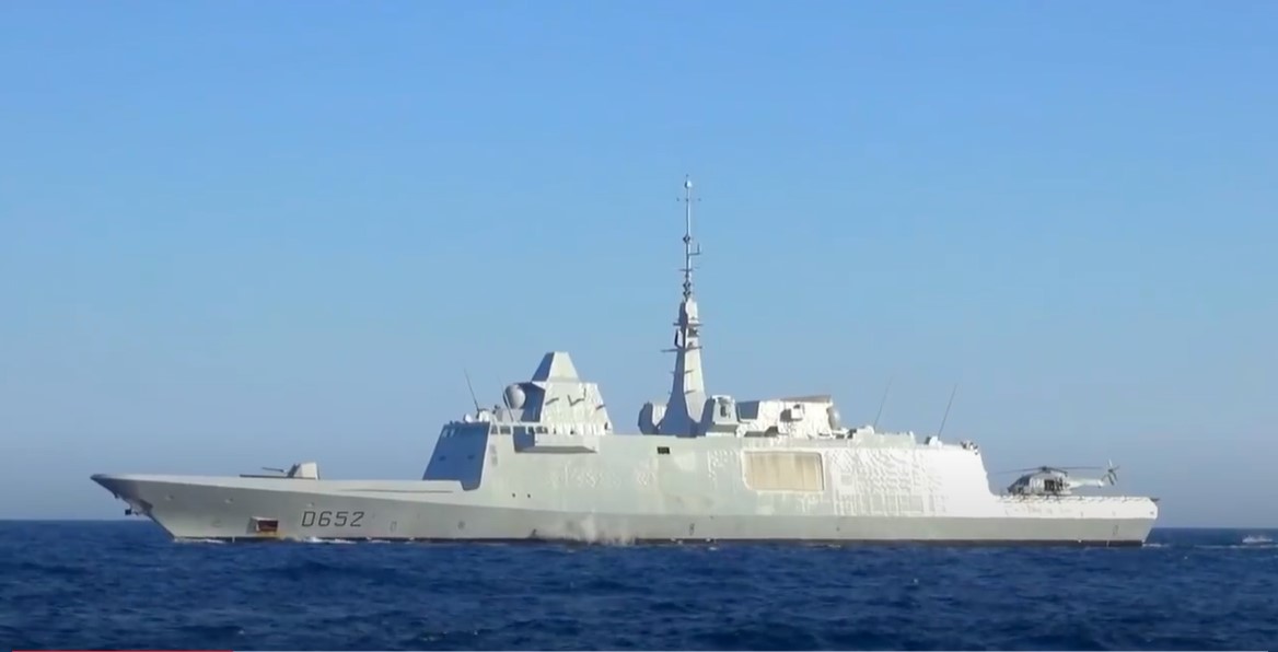 FRANCUSKI RATNI BROD UPLOVIO U HRVATSKU: Impresivna regata dugačka je142 metra