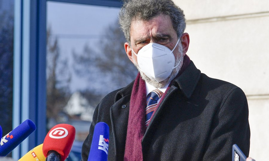 Ministar Fuchs otkrio koji će učenici pohađati nastavu u školama, a koji ostaju kod kuće