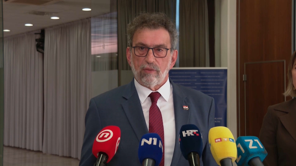 Fuchs najavio mjere za povećanje sigurnosti u školama: Promjena brava, vrata, zaključavanje…