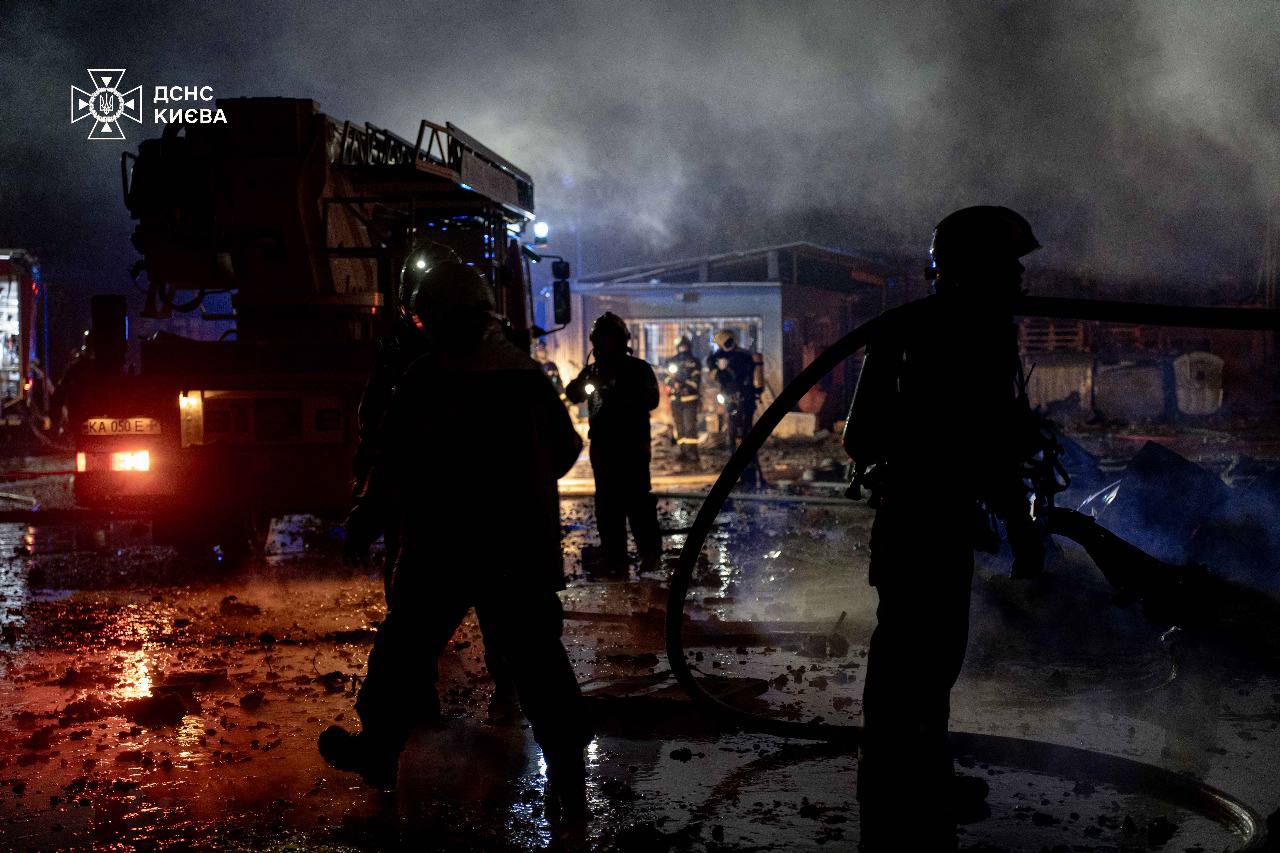 Noćni napadi na Kijev: Ruske rakete i dronovi pogodili više ciljeva, ima poginulih i ranjenih