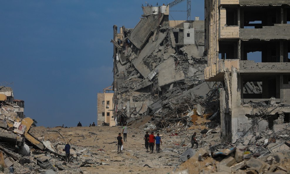 GOTOVO PRIMIRJE Netanyahu naredio snažne napade: Izraelski avioni žestoko udarili na Gazu