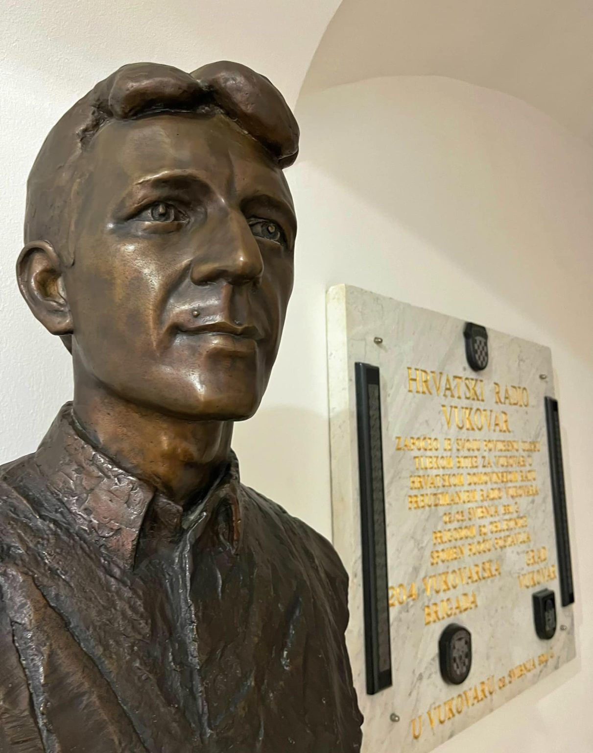 Glas koji nisu mogli utišati: Siniša Glavašević i Branimir Polovina – heroji istine iz opkoljenog Vukovara