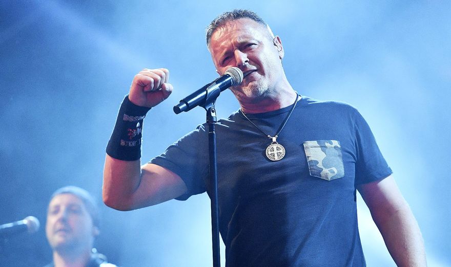 SRAMOTNO Dubrovački portal o Thompsonovom koncertu na Stradunu: “ZDS nije poklič pod kojim se branio Dubrovnik nego se ubijalo i razaralo”