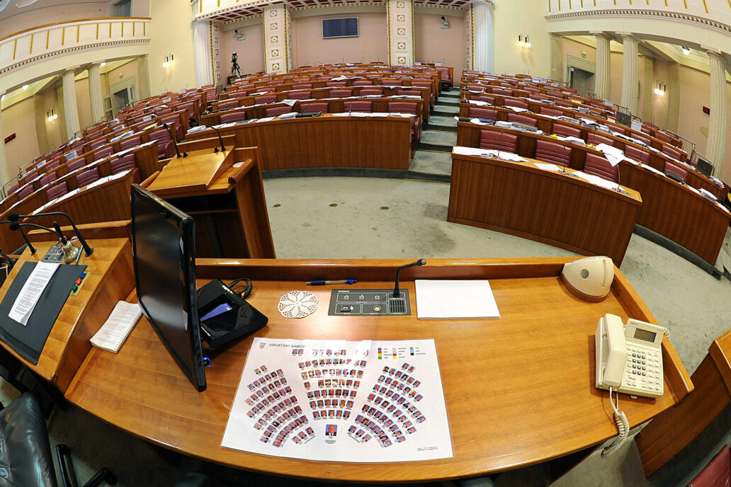 Stranke objavile stanje financija. SDP u minusu čak osam, HDZ u plusu od 28 milijuna