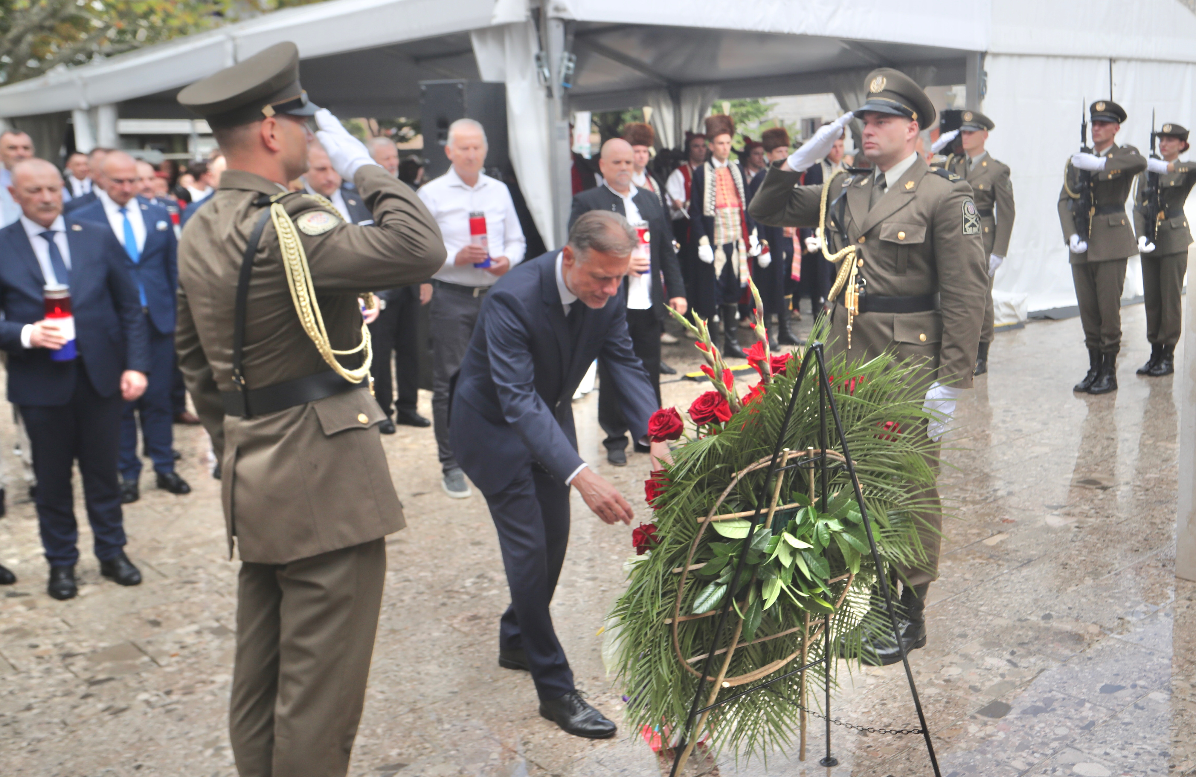 Jandroković položio vijence na spomen obilježjima na Golom otoku i Sv. Grguru