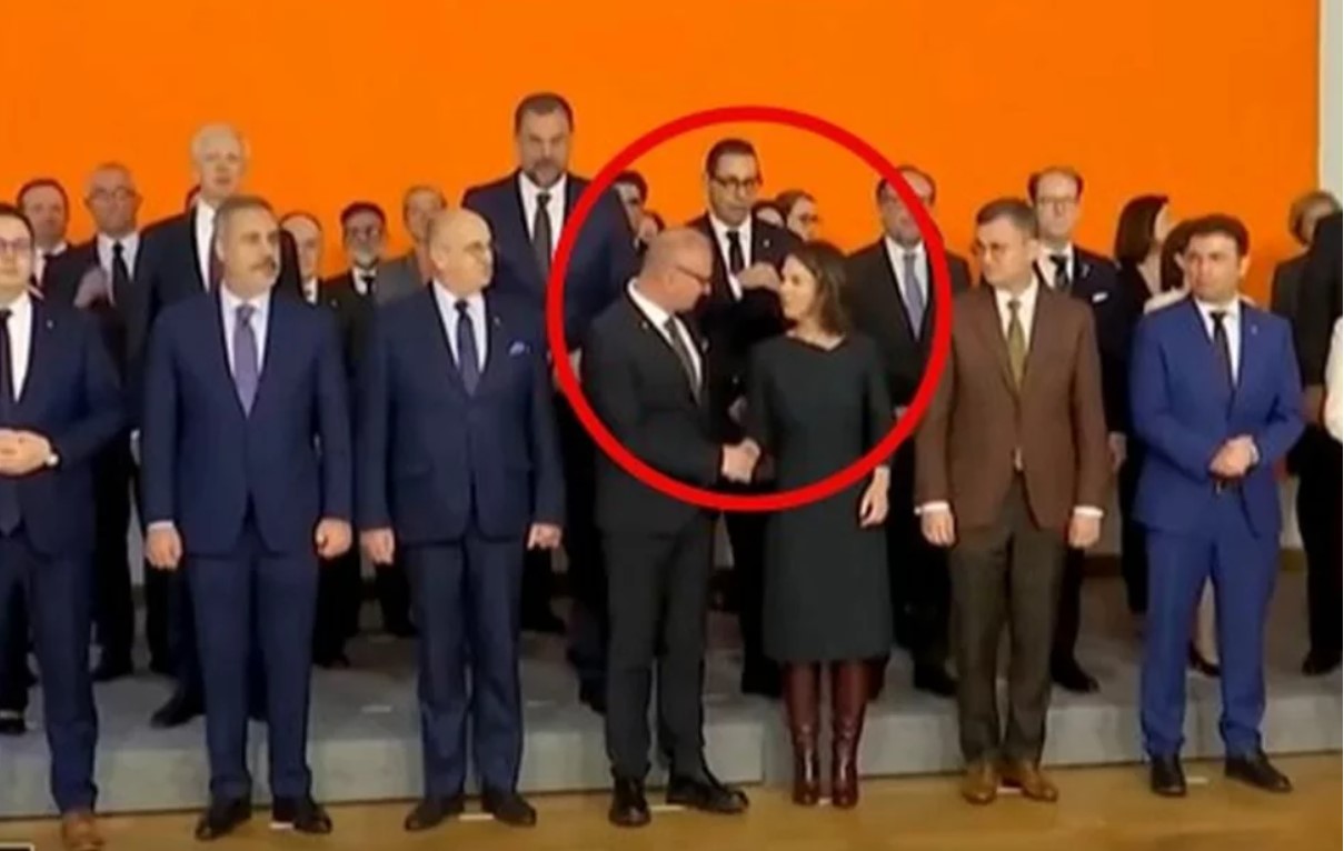 Neugodna situacija za našeg ministra: Grlić Radman htio poljubiti ministricu, a ona neočekivano reagirala