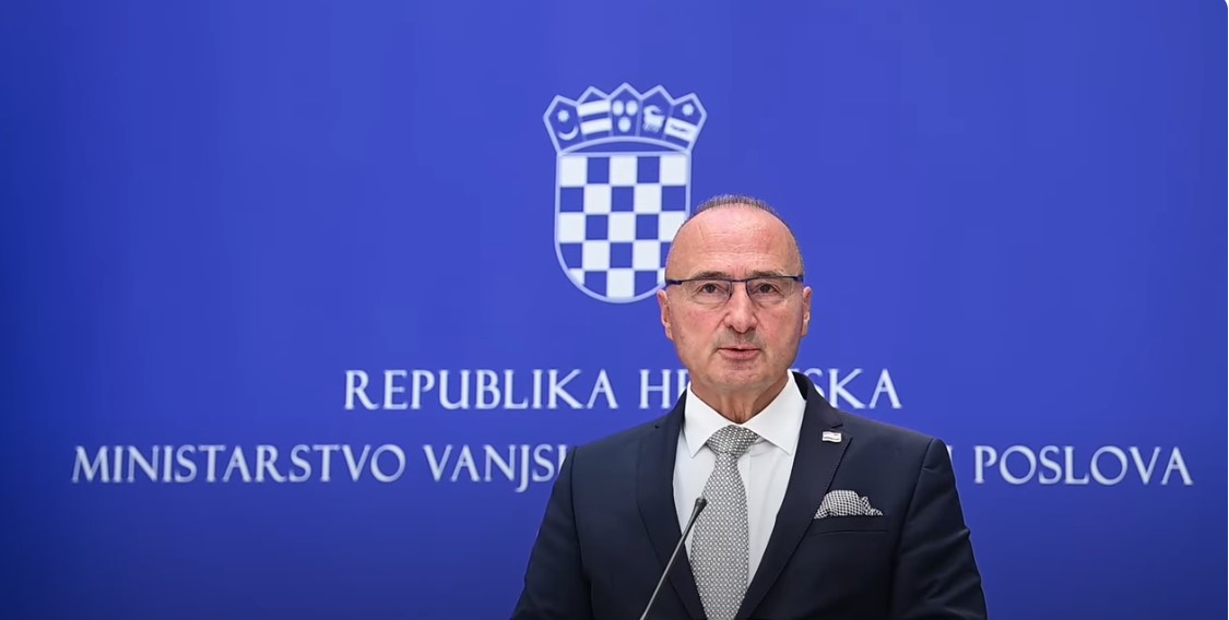 KASNO BUĐENJE: Nikad oštriji hrvatski ministar: ‘Mi smo Srbima dali tri mjesta u Saboru. Nismo zadovoljni’