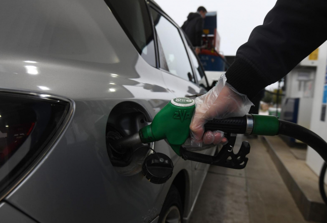 PONOVNO ŠOK! Od utorka značajno poskupljenje cijena goriva?