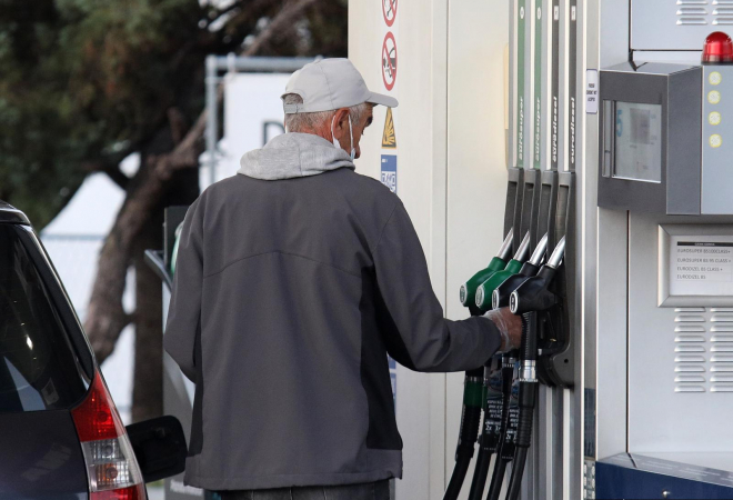 CIJENE NAFTE DIVLJAJU: Napunite i večeras rezervoare, vrijeme jeftine vožnje je prošlo