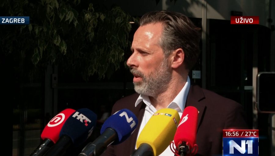 Jakobušić o Antoliću: Nemojte se hrvati sa svinjama, oboje ćete završiti u blatu