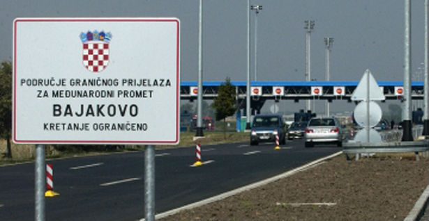 Bugarski vozač pokušao ilegalno ući u Hrvatsku: Otkriveno opasno oružje pri graničnoj kontroli