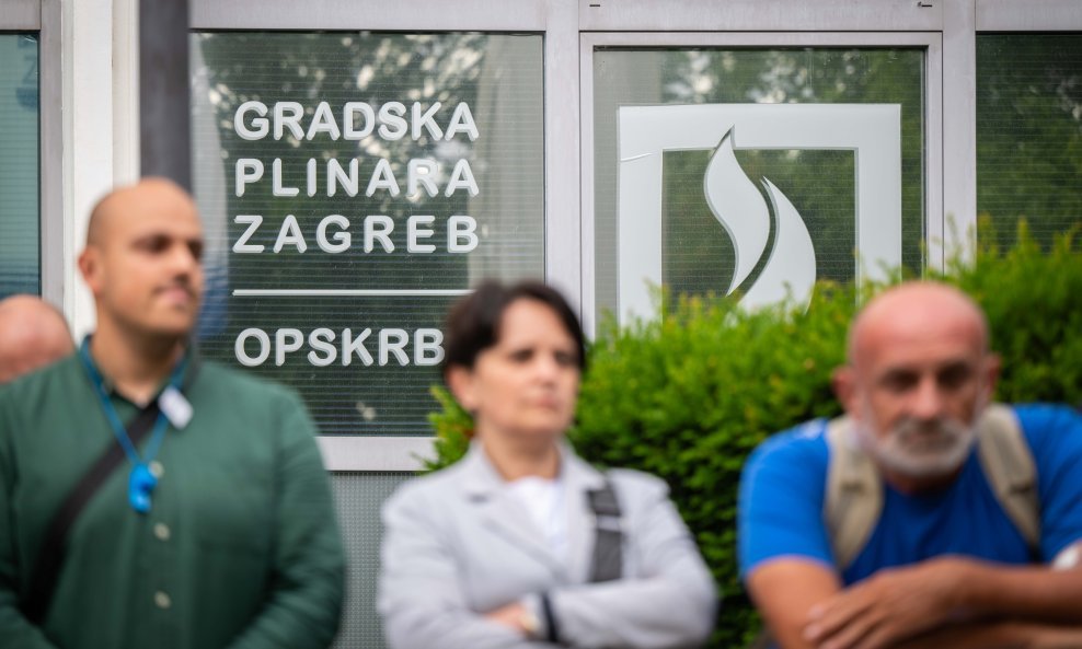 Redovi ispred zagrebačke plinare: 'Želim domaće, pa taman bilo i skuplje'