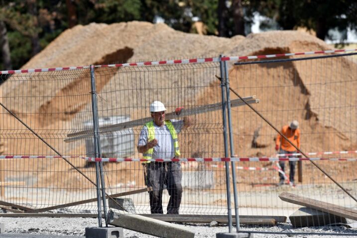 NEKONTROLIRAN DOLAZAK STRANACA Inspektori češljali građevinski sektor i otkrili stotine radnika na crno. Najviše ih je iz Indije, Nepala, Srbije i BiH