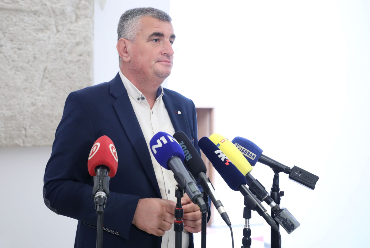 ODOBREN BULJEV PRIJEDLOG Sinj ukida obvezno nošenje maski u školama