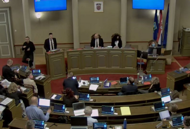 (UŽIVO) Žestoko na sjednici! Oporba ‘udara’ po Tomaševiću, a on se grčevito brani: Meni je neugodno da me vi prozivate