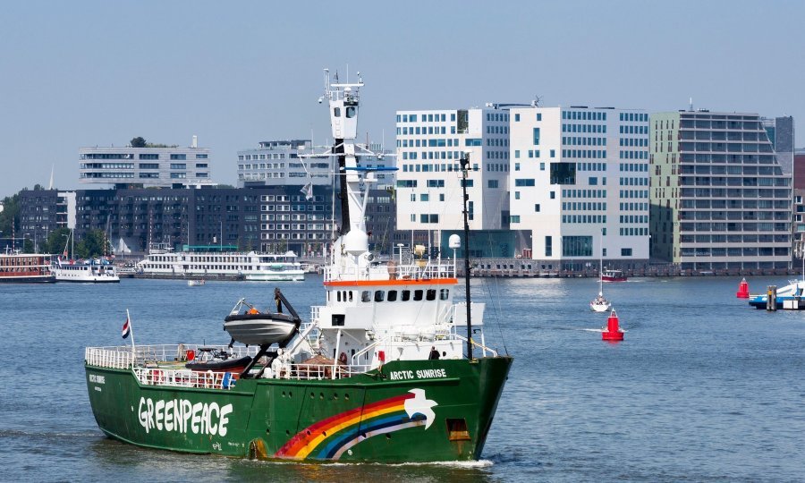 Aktivisti Greepeacea ispisali na krčkom LNG terminalu: 'Ubojice klime'