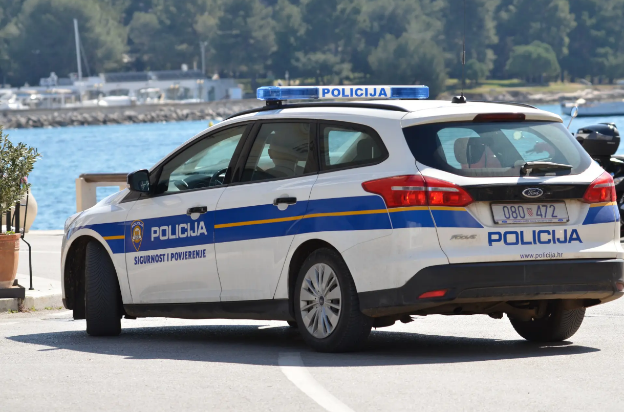 Prijetio i razbijao u Matuljima nakon što su mu rekli da mora staviti masku. Zaradio i prijavu