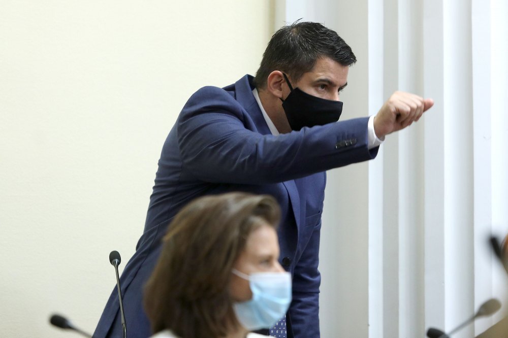 Nikola Grmoja ima koronu