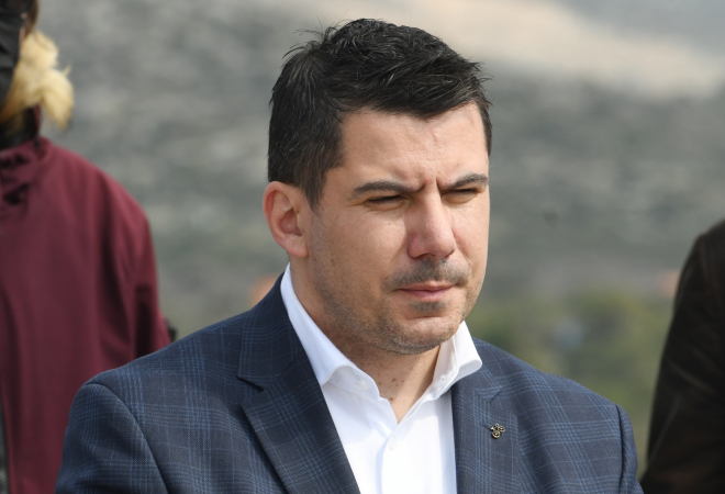 GRMOJA JASAN O ZABRANI ‘ZA DOM SPREMNI’: Ne treba povezivati HOS s NDH i USTAŠAMA