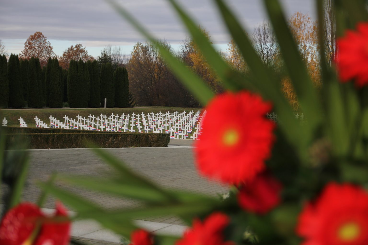 Kako je etničko čišćenje pretvoreno u (ne)kulturni događaj – tko se ovdje kome ruga?