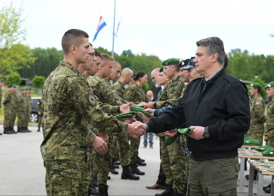Milanović uzvraća: Da, konačno se otelite gospodo! A što se tiče Jandrokovićeve fotografije...