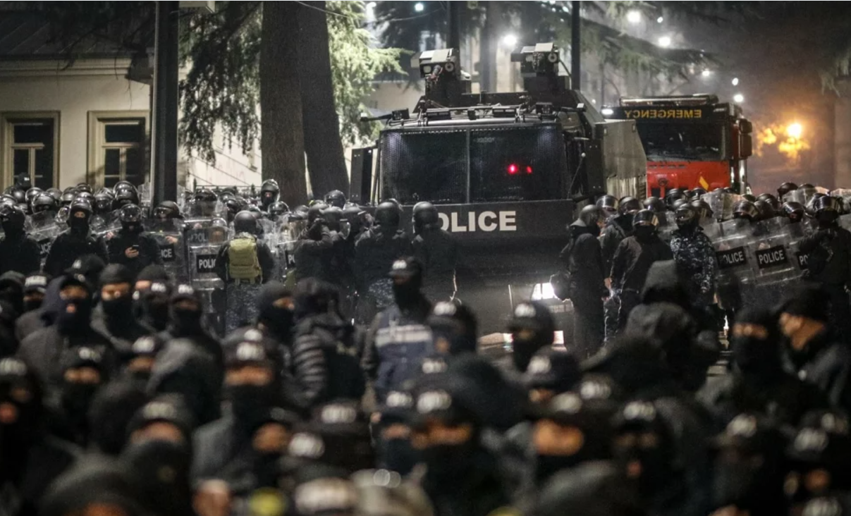 Opsadno stanje na istoku Europe: Postavljene barikade, stotine su uhićenih