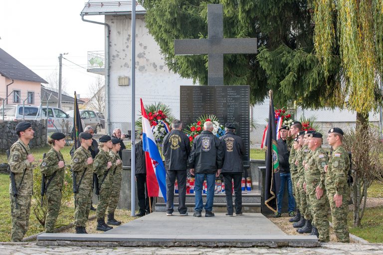 U Gospiću se obilježava 29. obljetnica legendarne 9. gardijske brigade “Vukovi”