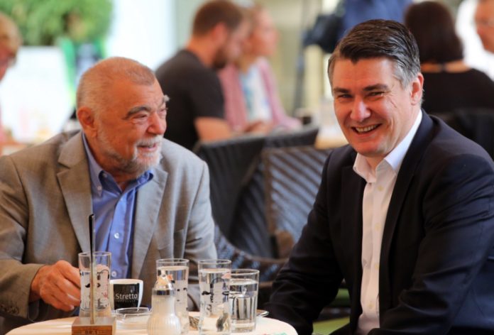 Mesić je Haškom sudu i “odabranim medijima” dostavio točno 666 dokumenata s oznakom državne tajne kako bi kompromitirao Hrvatsku!