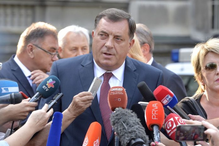 Dodik u Narodnoj skupštini poručio na engleskom: ‘Goodbye BiH, welcome RS-exit’