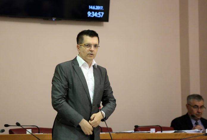 Bunjac napušta Pernarovu stranku