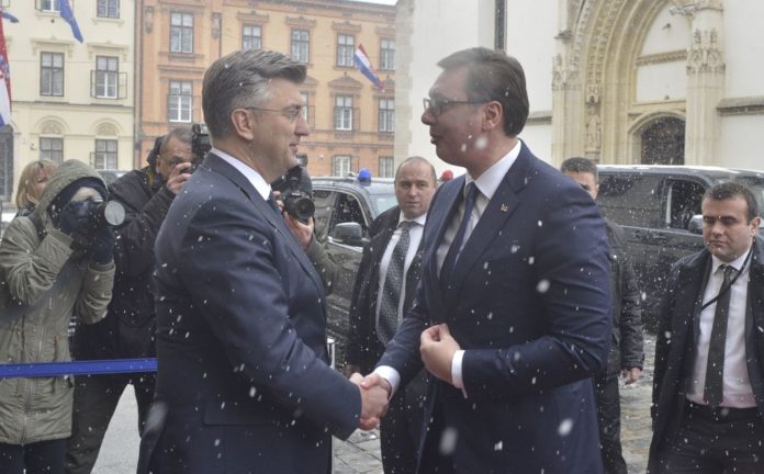 Vučić zaželio Plenkoviću brz oporavak