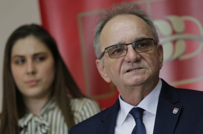 GLAVAŠ PISAO MILANOVIĆU I PLENKOVIĆU: “16 godina traje moj montirani proces, uzimate si ovlasti koje nemate!”