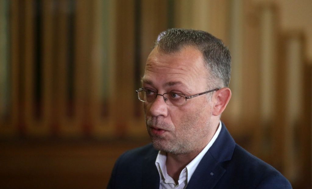 Saborski odbor povukao pa potvrdio imenovanje Šveba, HASANBEGOVIĆ: “Farsa, vodvilj i groteska”