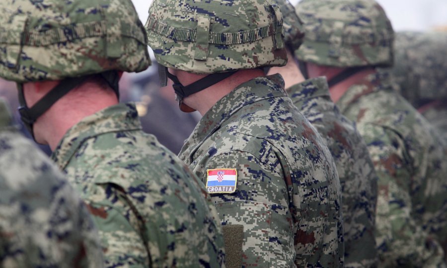 MORH i dalje ne isplaćuje dnevnice vojnicima u predsjednikovoj pratnji. Dug raste iz dana u dan