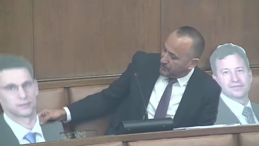 Na Antikorupcijskom vijeću je i Vanđelić, govori Mikuš. Grmoja je već izbacio Zekanovića van...