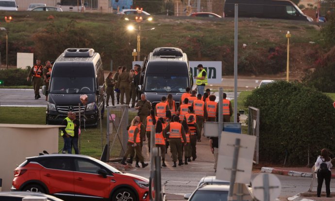 Hamas oslobodio prvih 25 talaca, 13 Izraelaca i 12 Tajlanđana