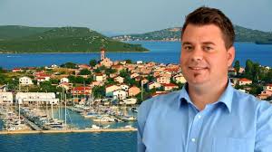 Uhićen načelnik Murtera koji je peglao službenu karticu u bordelu