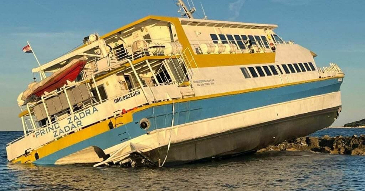 Pogledajte kako jutros izgleda mjesto havarije katamarana ‘Princ Zadra‘, putnici na pregledima kod liječnika