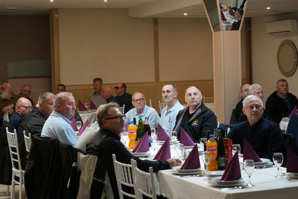 Okupili se članovi Hrvatskog časničkog zbora Koprivnica, Jakšić im povodom Dana grada priredio svečanu večeru