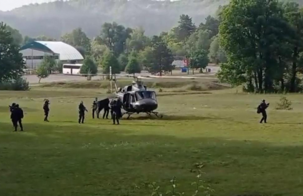 (VIDEO) OVAKO JE PORFIRIJE SLETIO U MANASTIR! SNAGE SIGURNOSTI NAORUŽANE DO ZUBA! Nadrealni prizori iz Cetinja